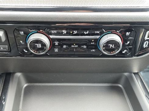 Used 2025 Chevrolet Silverado 2500 ZR2 w/ Technology Package image 37