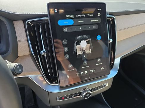 New 2026 Volvo XC90 B5 Plus w/ Protection Package Premier image 15