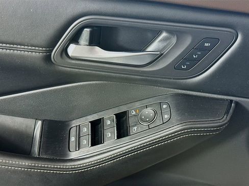 Used 2023 Nissan Rogue SL w/ SL Premium Package image 21