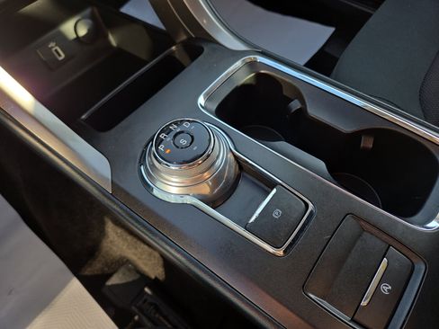 Used 2018 Ford Fusion SE w/ Fusion SE Technology Package image 22