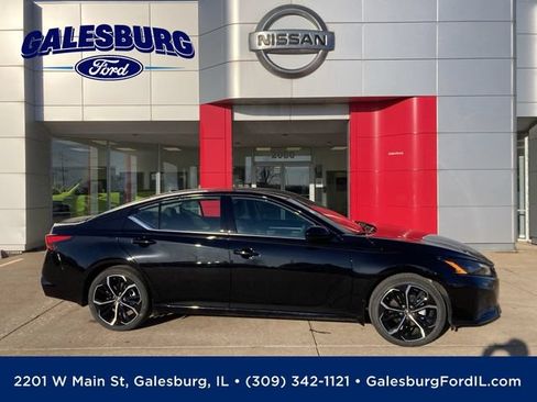 Used 2025 Nissan Altima 2.5 SR w/ SR Premium Package FWD image 1