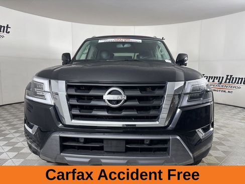 Used 2024 Nissan Armada SL w/ Captain's Chairs Package image 3