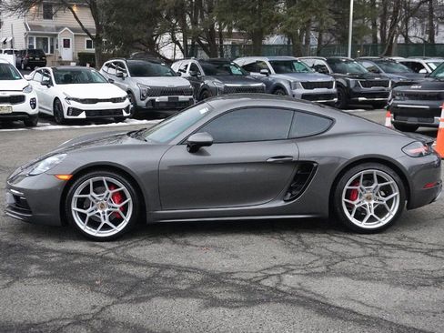 Used 2019 Porsche 718 Cayman S image 16