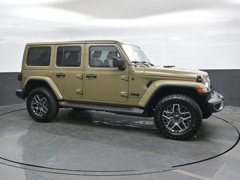 New 2026 Jeep Wrangler Unlimited Sahara AWD/4WD image 3