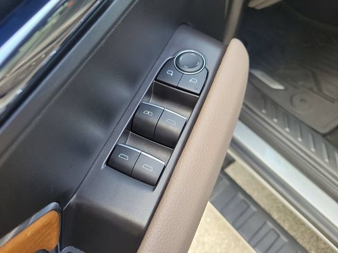 Used 2025 GMC Canyon Denali AWD/4WD image 14