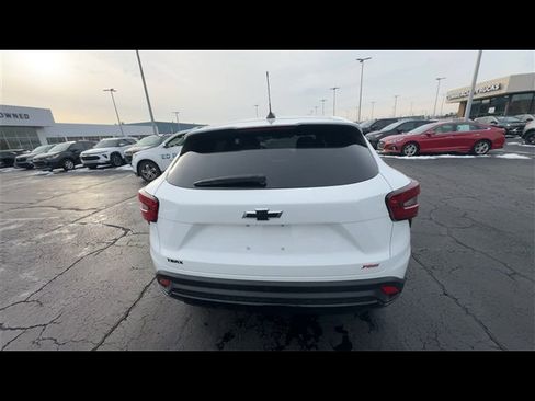 Used 2024 Chevrolet Trax RS w/ Driver Confidence Package image 8