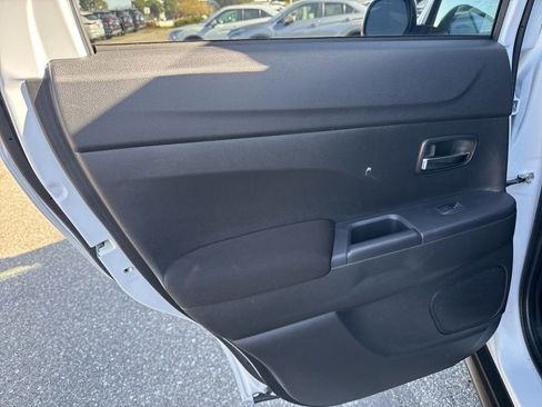 Used 2025 Mitsubishi Outlander Sport ES image 28