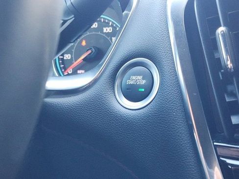 Used 2023 Chevrolet Traverse RS image 8