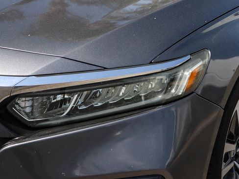 Used 2018 Honda Accord EX image 2