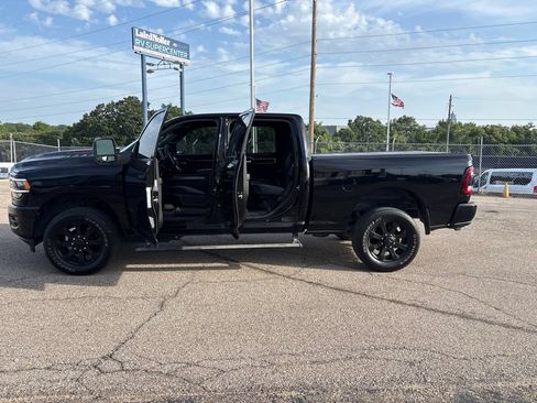 Used 2024 RAM 2500 Laramie w/ Night Edition AWD/4WD image 4