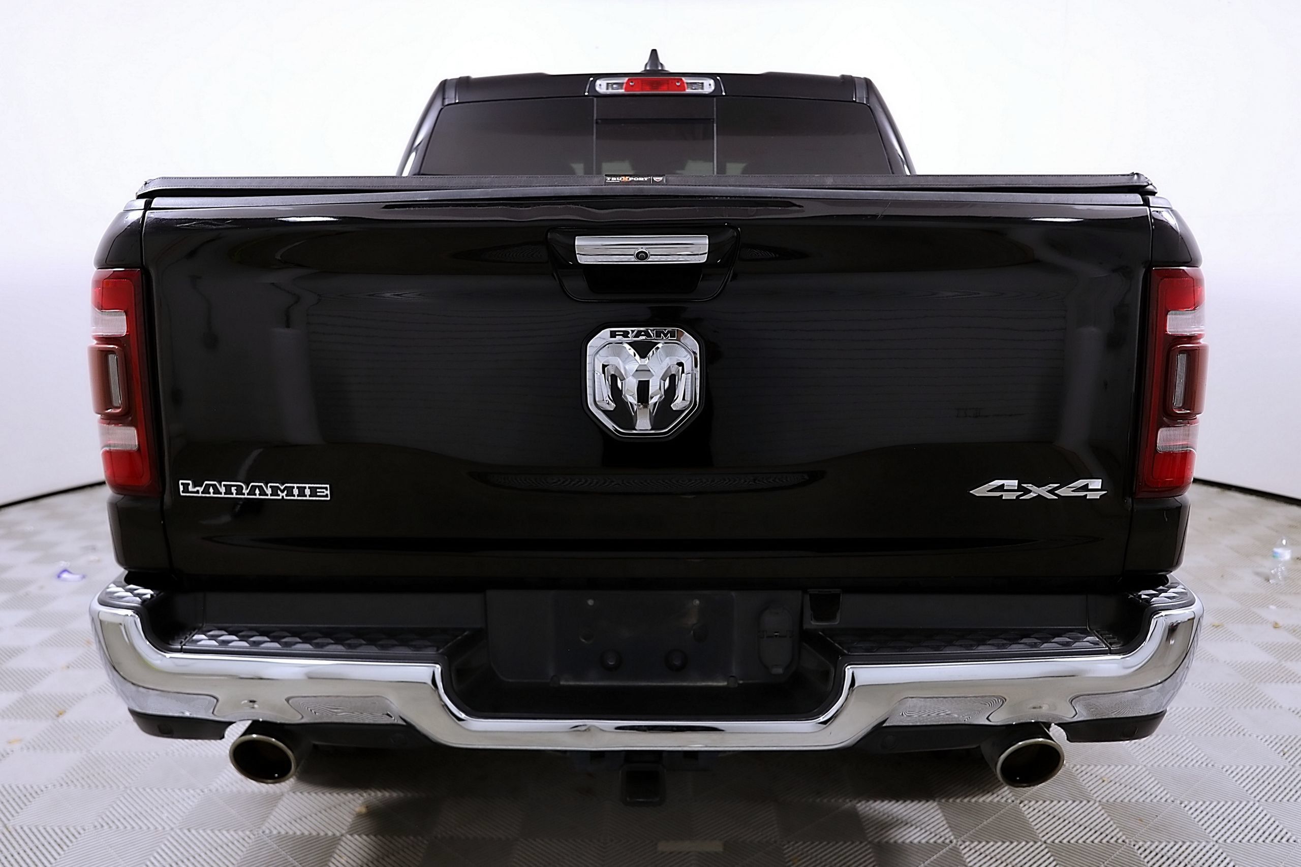 Used 2019 RAM 1500 Laramie AWD/4WD image 7