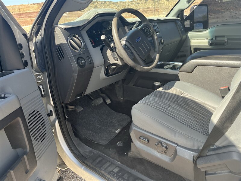 Used 2014 Ford F250 XLT w/ XLT Interior Package AWD/4WD image 11