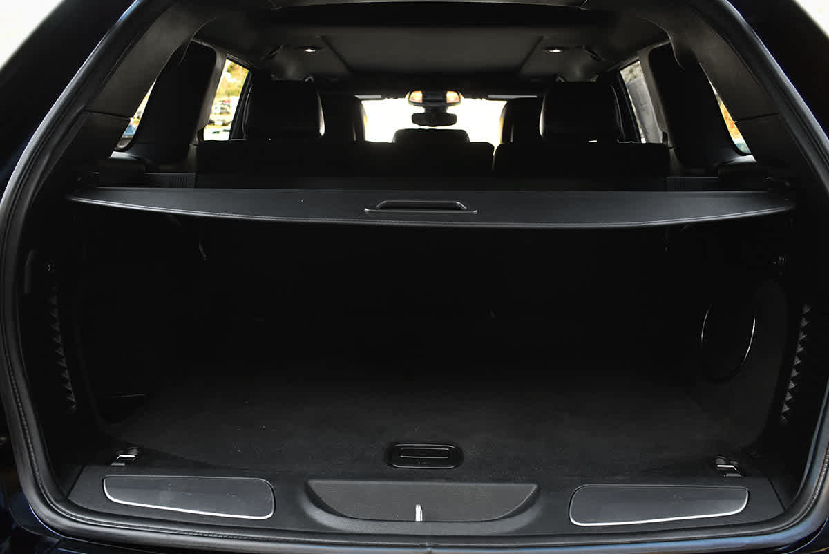 Used 2018 Jeep Grand Cherokee Overland AWD/4WD image 9