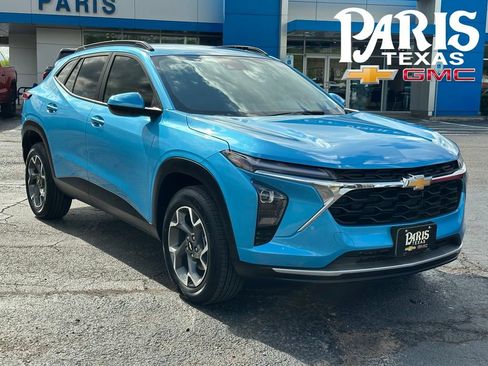 Used 2025 Chevrolet Trax LT w/ Driver Confidence Package FWD image 1