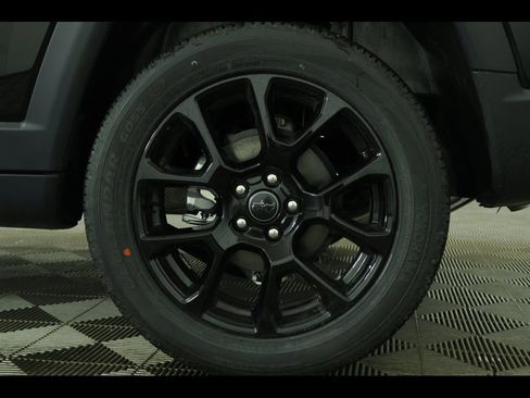 New 2026 Jeep Compass Latitude image 17