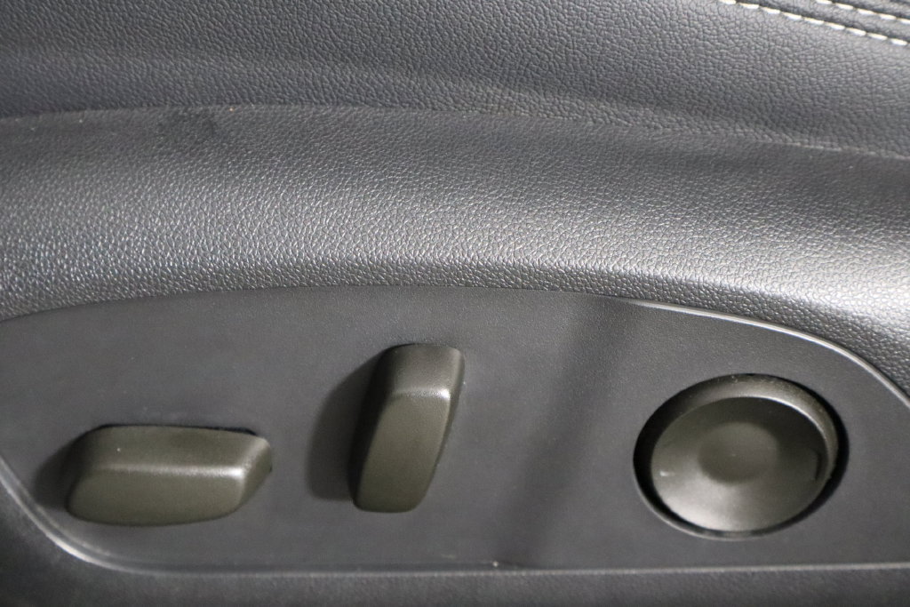 Used 2024 Chevrolet Blazer EV LT AWD/4WD image 23