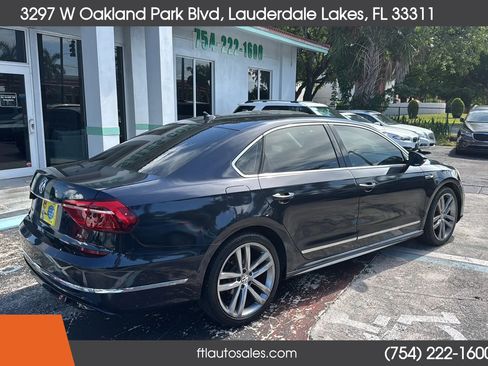 Used 2017 Volkswagen Passat 1.8T R-Line FWD image 11