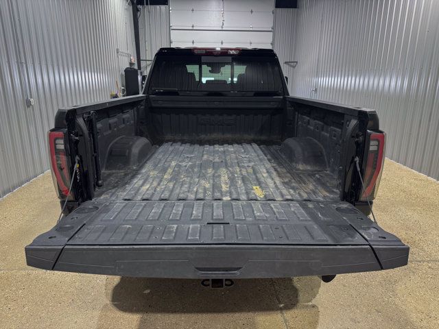 Used 2025 GMC Sierra 3500 AT4 w/ AT4 Premium Plus Package AWD/4WD image 4