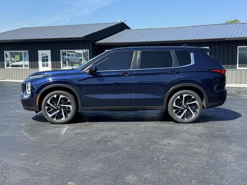 Used 2022 Mitsubishi Outlander SE AWD/4WD image 2