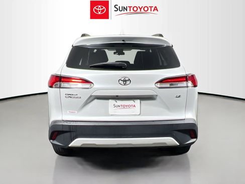 Used 2022 Toyota Corolla Cross LE image 5