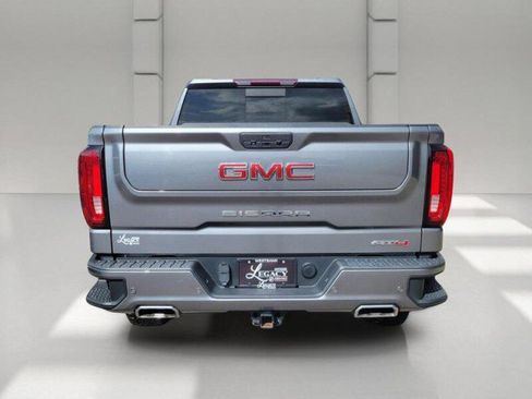 Used 2022 GMC Sierra 1500 AT4 w/ AT4 Premium Package AWD/4WD image 5