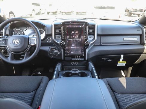 New 2026 RAM 1500 Big Horn AWD/4WD image 14