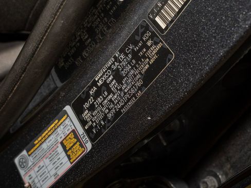 Certified 2023 Kia Forte LXS image 18