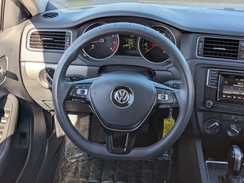 Used 2017 Volkswagen Jetta S image 15