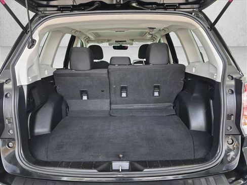 Used 2017 Subaru Forester 2.5i Premium AWD/4WD image 6