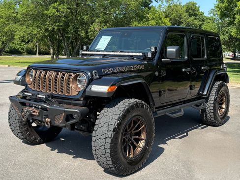 Used 2024 Jeep Wrangler Unlimited Rubicon w/ Technology Group AWD/4WD image 2