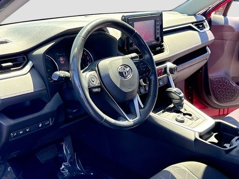 Used 2020 Toyota RAV4 XLE w/ Convenience Package AWD/4WD image 4