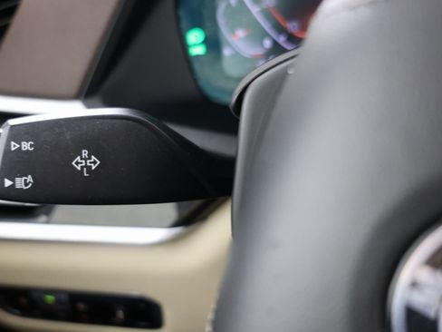 Used 2019 BMW X7 xDrive50i w/ Premium Package image 27