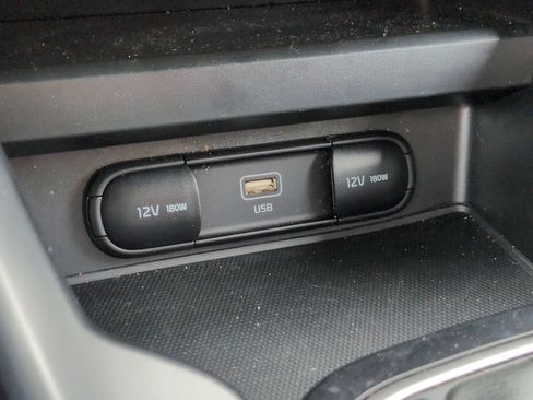 Used 2025 Kia Soul LX w/ LX Technology Package FWD image 21