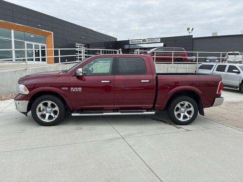 Used 2017 RAM 1500 Laramie w/ Convenience Group AWD/4WD image 2