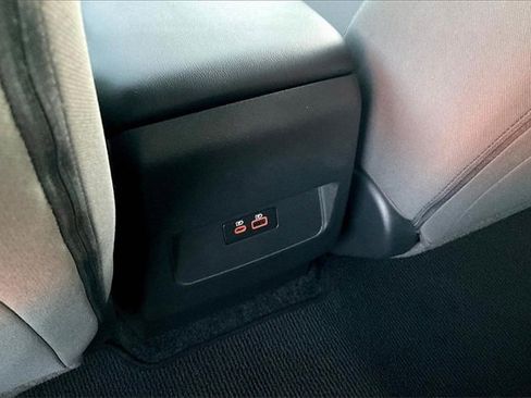 Used 2025 Nissan Frontier SV image 34