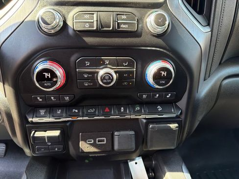 Used 2020 GMC Sierra 2500 Denali w/ Denali Ultimate Package AWD/4WD image 24