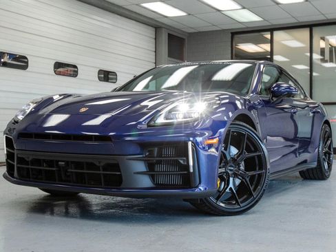 Used 2024 Porsche Panamera 4 image 2