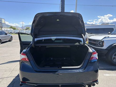 Used 2019 Toyota Camry SE FWD image 13