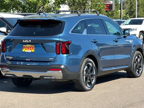 Certified 2025 Kia Sorento EX AWD/4WD image 4