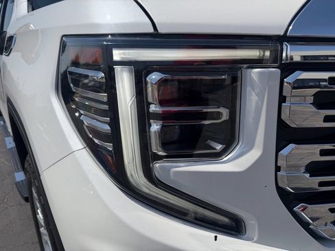 Used 2023 GMC Sierra 1500 Denali w/ Technology Package AWD/4WD image 6