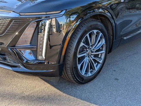 Used 2024 Cadillac Lyriq Sport image 9