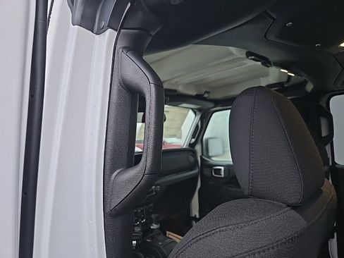 New 2026 Jeep Gladiator Mojave image 97