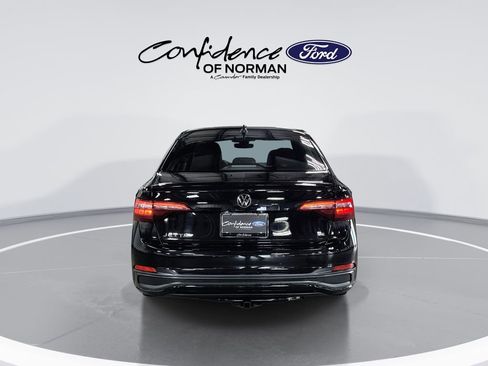 Used 2023 Volkswagen Jetta SE FWD image 7