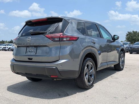 Used 2024 Nissan Rogue SV FWD image 5