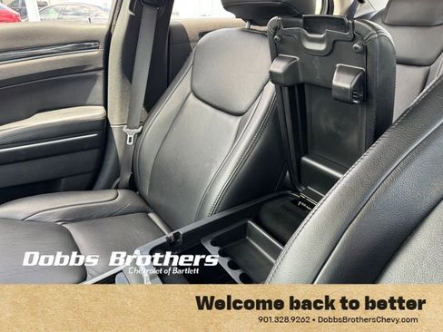 Used 2018 Chrysler 300 Touring L RWD image 21