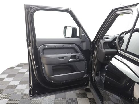 Certified 2026 Land Rover Defender 110 X-Dynamic SE AWD/4WD image 5