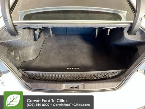 Used 2021 Nissan Maxima SR w/ Sport Mat Group FWD image 14