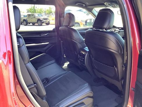 Used 2023 Jeep Grand Cherokee L Laredo AWD/4WD image 33