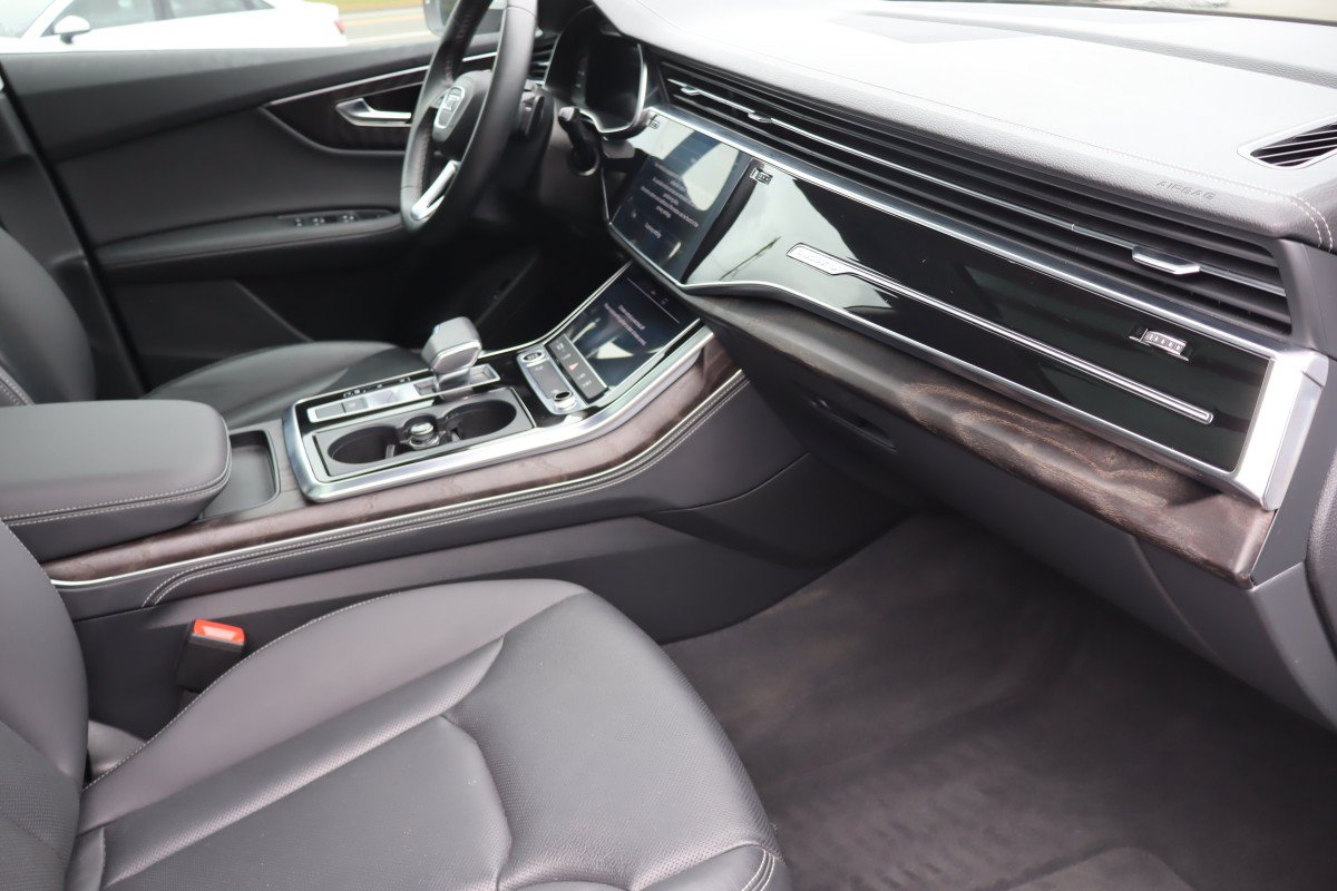 Used 2023 Audi Q8 Premium Plus AWD/4WD image 23