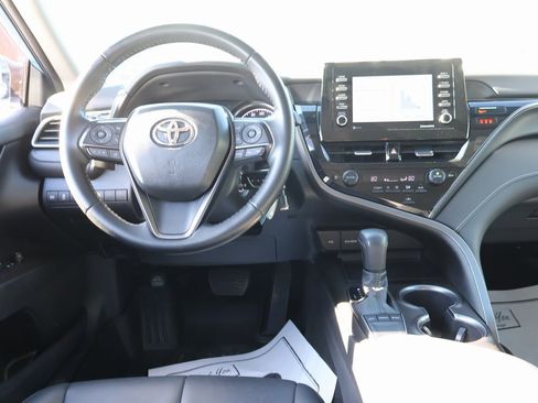 Used 2023 Toyota Camry SE image 18